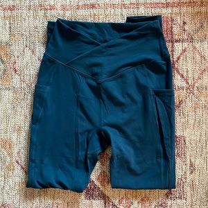 Buff Bunny Crossover Leggings With Pockets